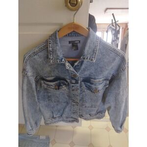 Fashion Nova denim jacket size small dark wash large pockets